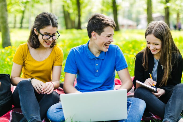 How to Network as a Student (Even Without Experience)